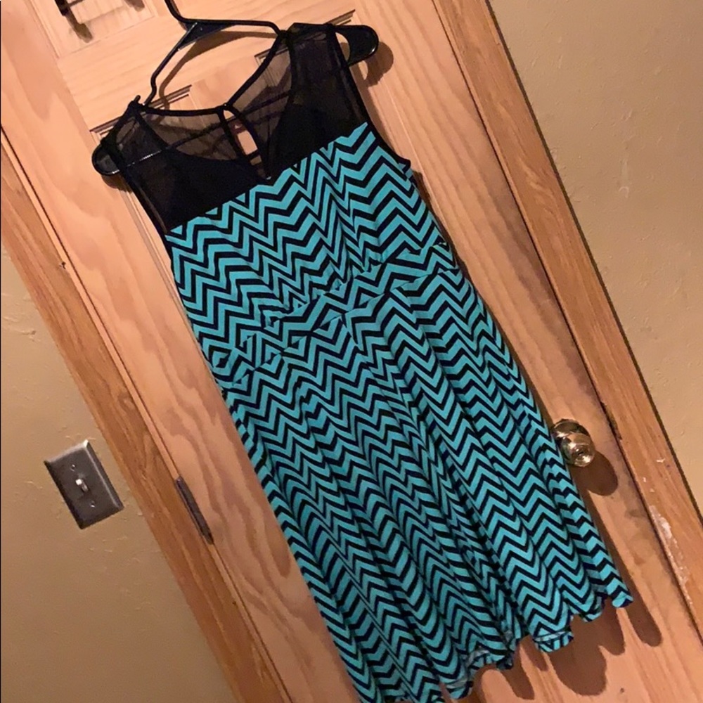 Dress - Picture 2 of 5
